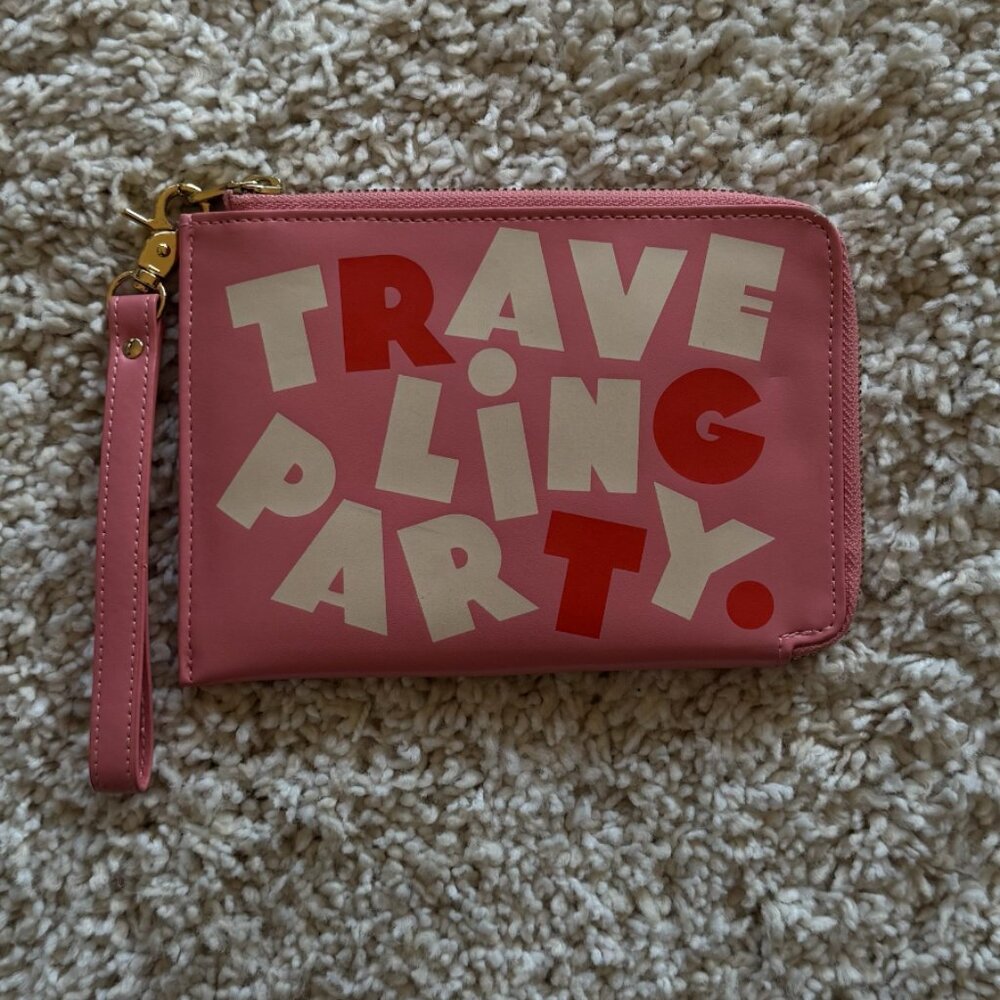 ban.do Traveling Party Wallet
